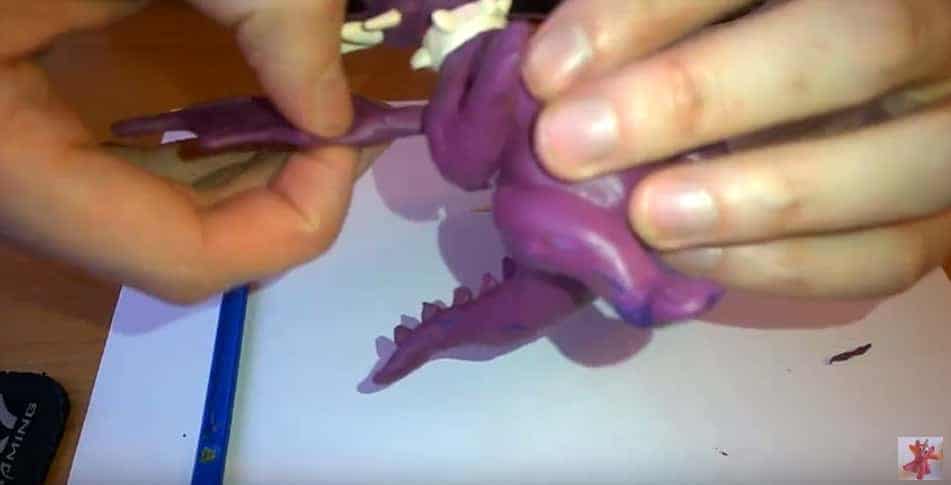 Как сделать из пластилина дракона на фото 29