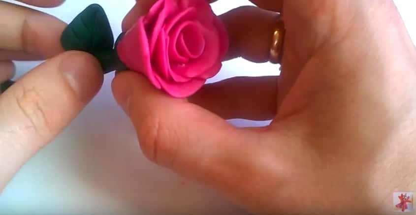 как сделать розу из пластилина на фото 10