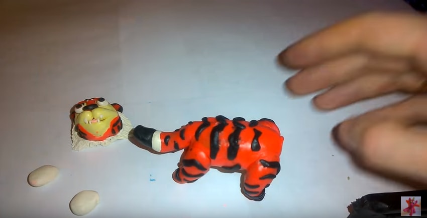 тигр из пластилина 16