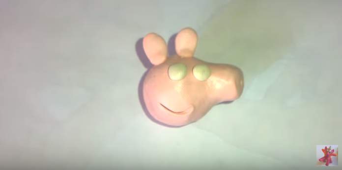 Свинка Пеппа из пластилина-12